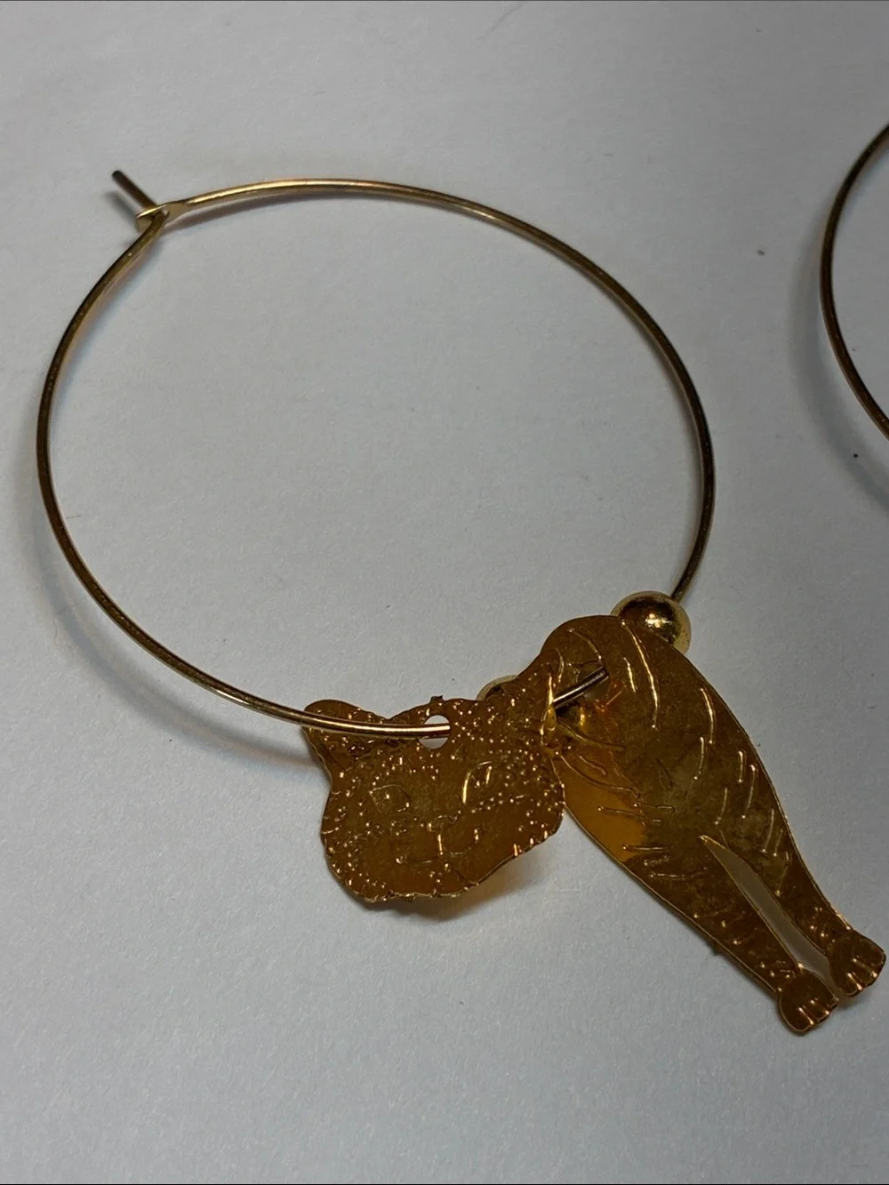 Gold vintage Cat Hoop Earrings - Unbranded